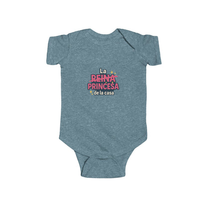 Infant Onesie - 'Reina' Tachado y 'Princesa' Destacado - Mensaje de Amor Familial - Ideal para Baby Shower y Sesiones de Fotos