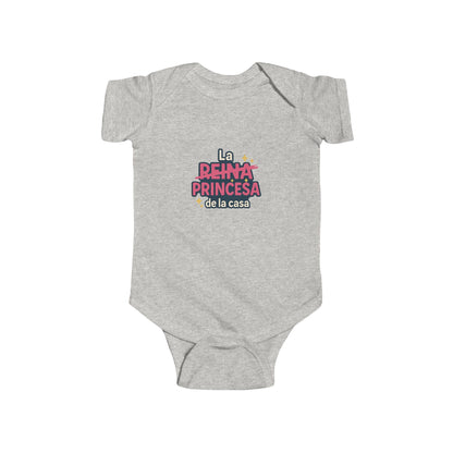 Infant Onesie - 'Reina' Tachado y 'Princesa' Destacado - Mensaje de Amor Familial - Ideal para Baby Shower y Sesiones de Fotos