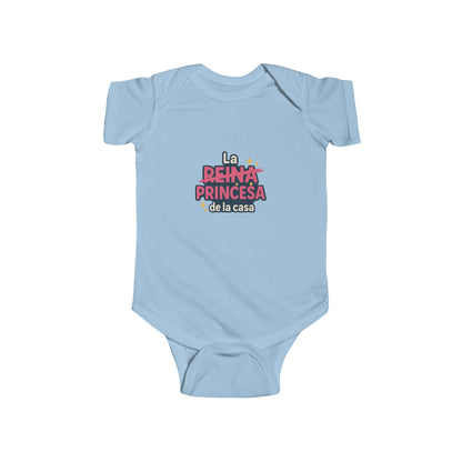 Infant Onesie - 'Reina' Tachado y 'Princesa' Destacado - Mensaje de Amor Familial - Ideal para Baby Shower y Sesiones de Fotos