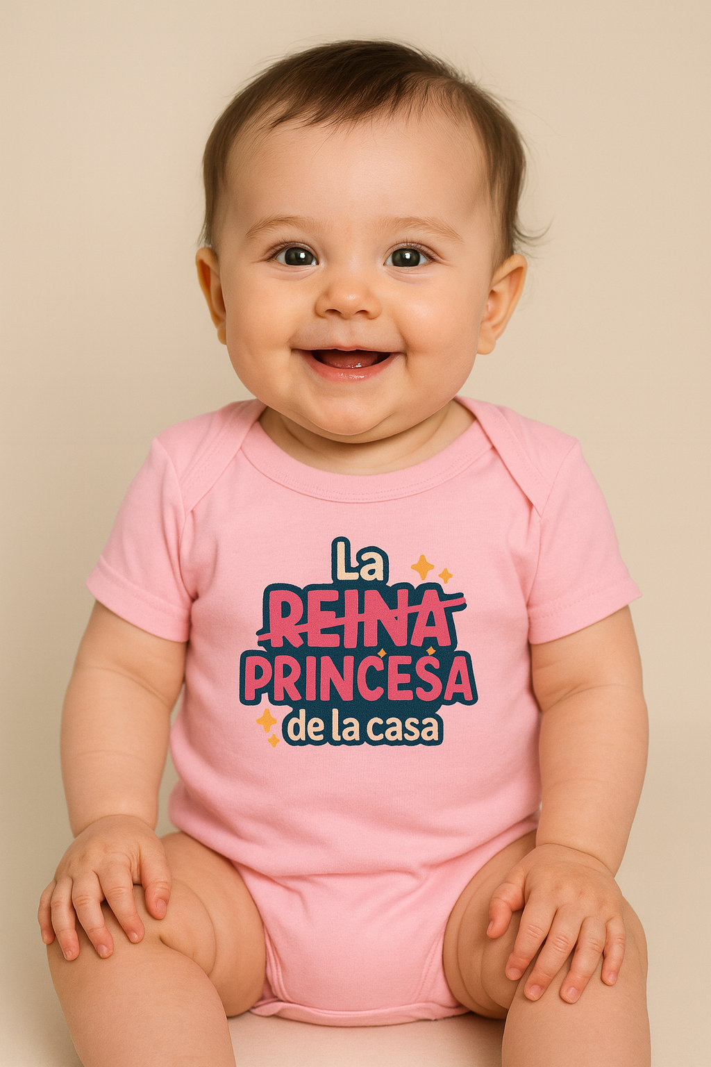 Infant Onesie - 'Reina' Tachado y 'Princesa' Destacado - Mensaje de Amor Familial - Ideal para Baby Shower y Sesiones de Fotos