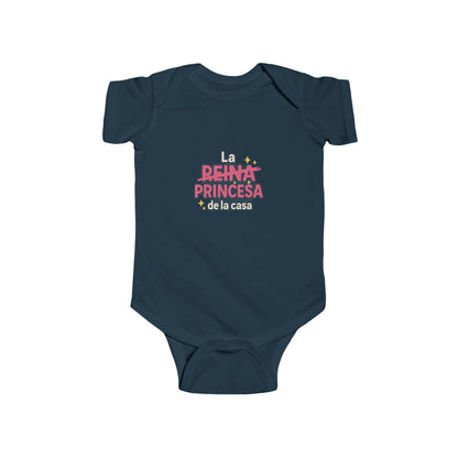 Infant Onesie - 'Reina' Tachado y 'Princesa' Destacado - Mensaje de Amor Familial - Ideal para Baby Shower y Sesiones de Fotos